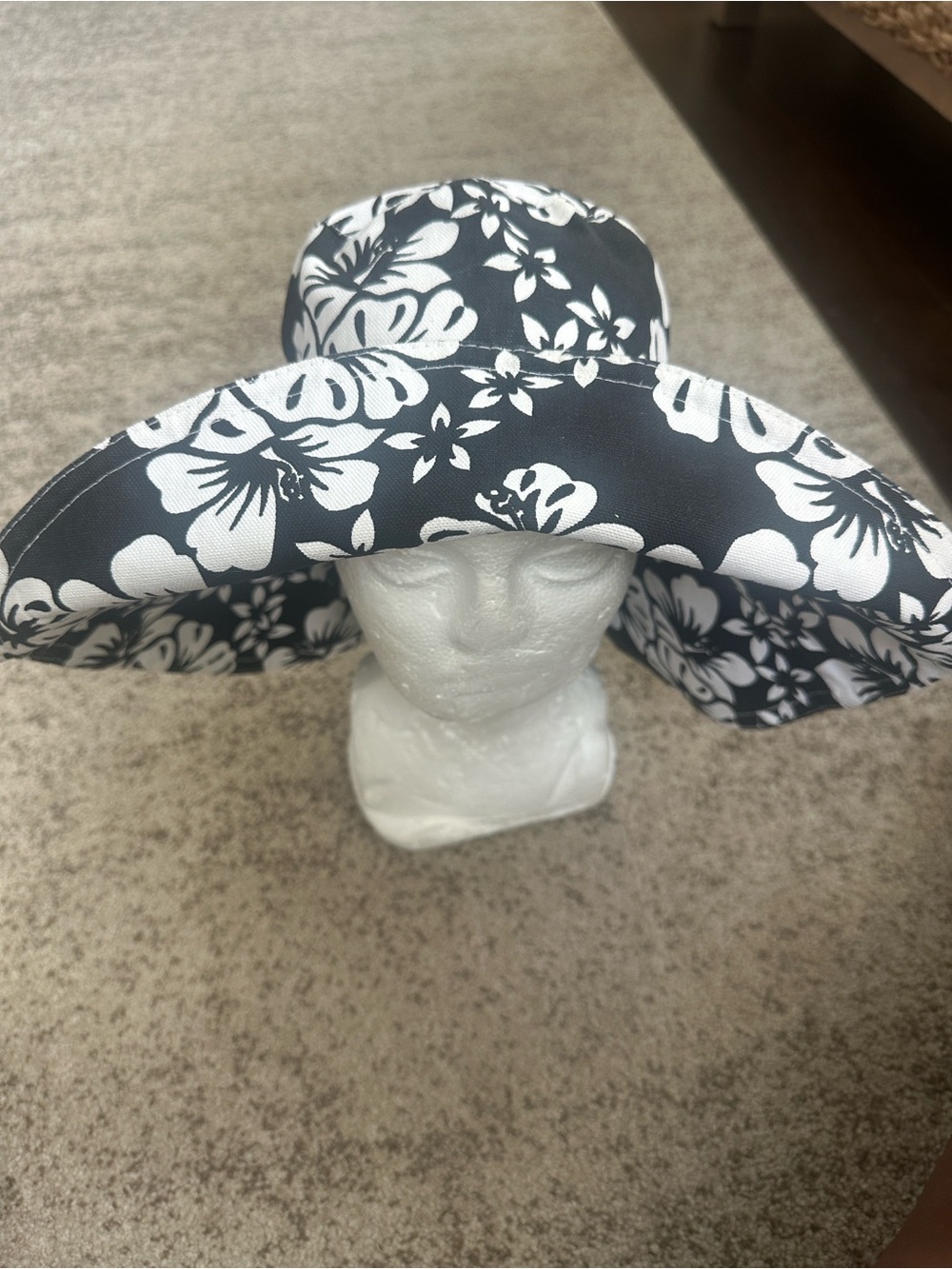 Hat Attack NY B&W Floppy Hat O/S